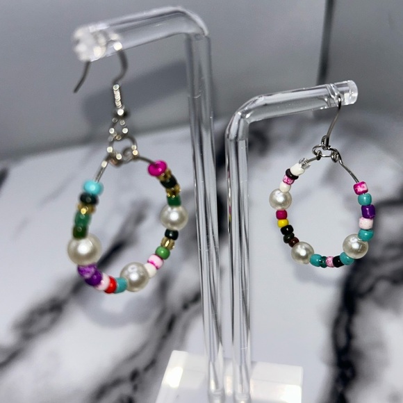 Multicolor Beaded Pearl Hoop Earrings - Picture 2 of 3